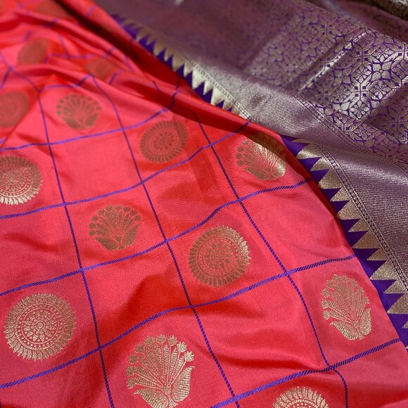 Pink check Indian traditional soft silk saree for women - Picture 5 of 15